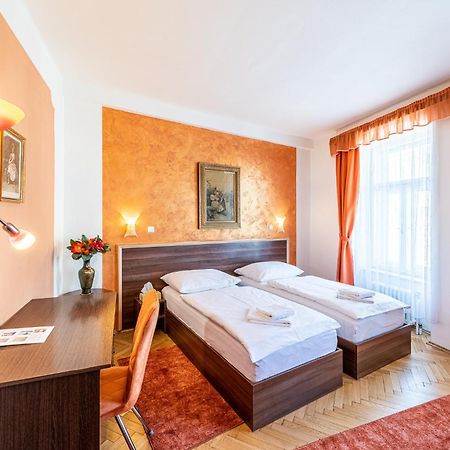 Hotel Trumf Mlada Boleslav Exterior photo